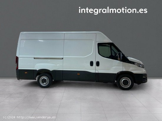 Iveco Daily 2.3 TD 35S 16 V 3520L/H2 12 M3 - Sada