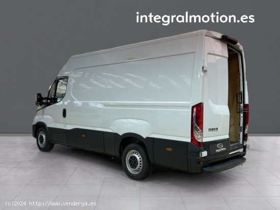 Iveco Daily 2.3 TD 35S 16 V 3520L/H2 12 M3 - Sada