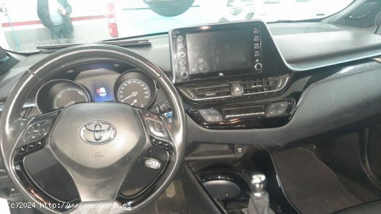 Toyota C-HR 2.0 180H Advance Luxury - TRANSITO