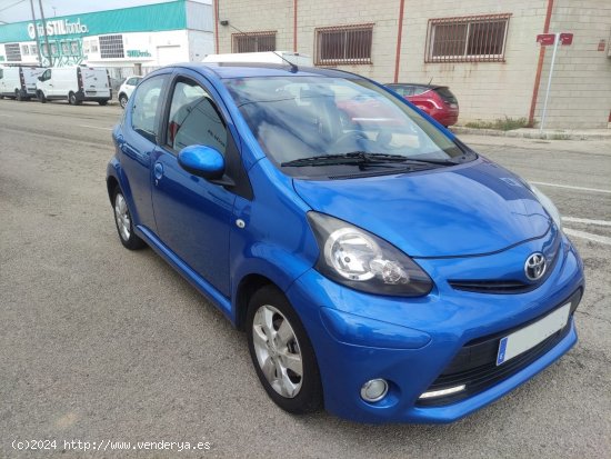 Toyota Aygo 70 City azul - Carcaixent