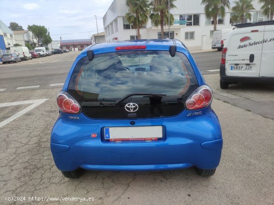 Toyota Aygo 70 City azul - Carcaixent