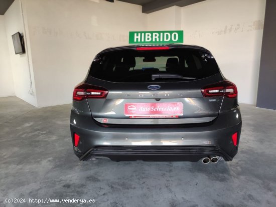 Ford Focus 1.0 Ecoboost 92kW ST-Line gris noviembre 2022 - Carcaixent