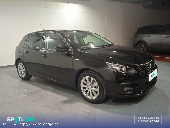 Peugeot 308  5p  PureTech 110 S&S Active Pack - Sant Feliu de Llobregat