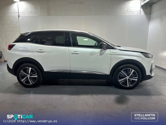 Peugeot 3008  225 e-EAT8 Allure Pack - Sant Boi de Llobregat