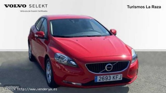 Volvo V 40 D2 KINETIC 120CV 5P de 2017 con 86.258 Km por 15.000 EUR. en Sevilla