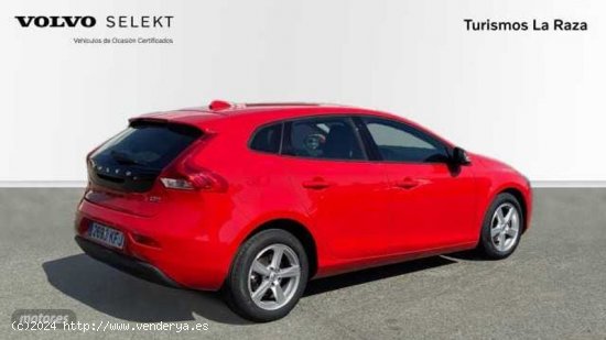 Volvo V 40 D2 KINETIC 120CV 5P de 2017 con 86.258 Km por 15.000 EUR. en Sevilla