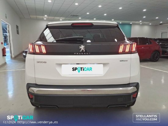 Peugeot 3008  225 e-EAT8 Allure - Huelva