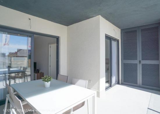 APARTAMENTO  A 700 METROS DEL MAR - ALICANTE