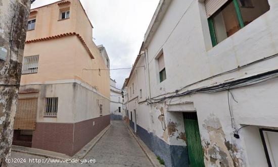 Casa de dos plantas en calle Cánovas del castillo de Oliva - VALENCIA