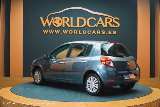 Renault Clio Yahoo! 1.2 16v 75 5p - San Vicente del Raspeig