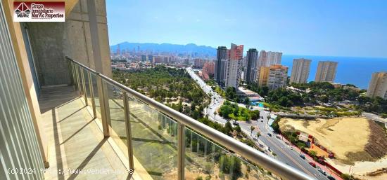 Impresionante apartamento en playa Poniente de Benidorm - ALICANTE