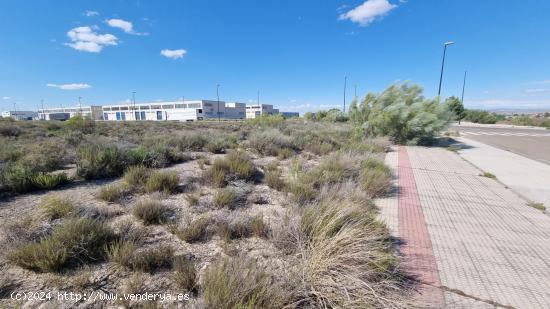 TERRENOS EN VENTA. ZONA EMPRESARIUM. CARTUJA BAJA - ZARAGOZA