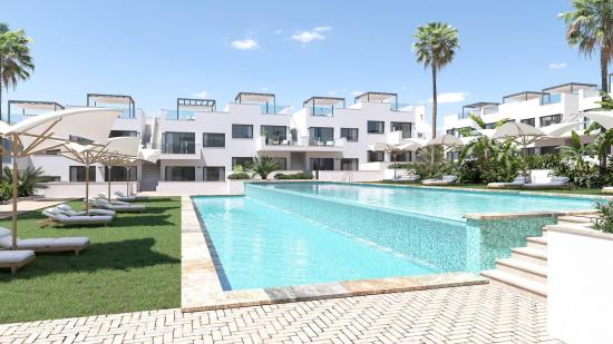 IMPRESIONANTE BUNGALOW CON VISTA A LA LAGUNA ROSA - ALICANTE