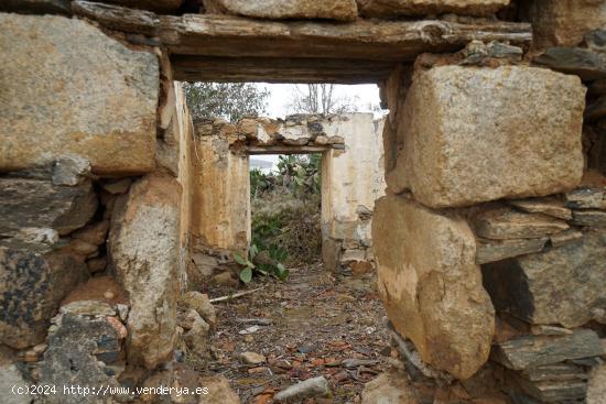  Solar Rústico con casa en ruinas - LAS PALMAS 