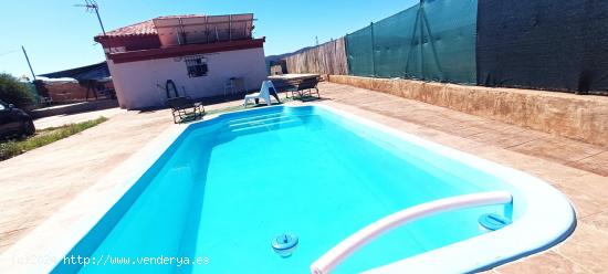 EXCLUSIVO CHALET ECONOMICO SEMI NUEVO CON PISCINA 2 TERRAZAS, 3h 1b, 489mts parcela - VALENCIA