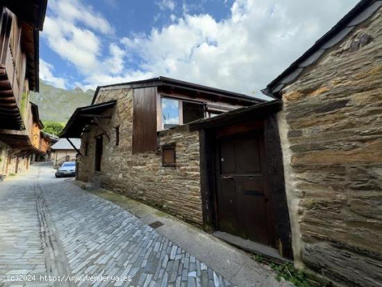 Casa de piedra en Peñalba de Santiago con encanto rural - LEON