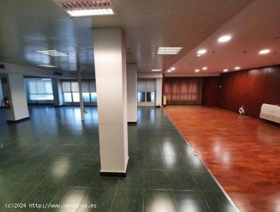 LOTE DE 3 OFICINAS, 2 LOCALES COMERCIALES Y 1 GARAJE EN BENALÚA, ALICANTE - ALICANTE