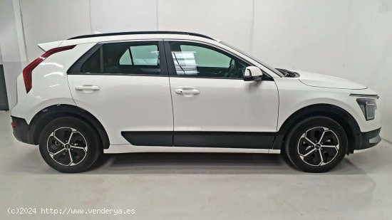 Kia Niro  1.6 GDi HEV 104kW (141CV) Drive - SANT FRUITOS DE BAGES