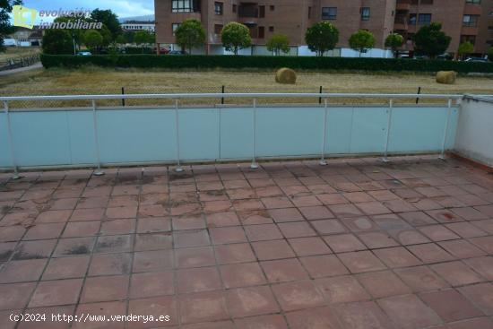 En Villarcayo, piso de dos dormitorios y dos baños con amplia terraza - BURGOS