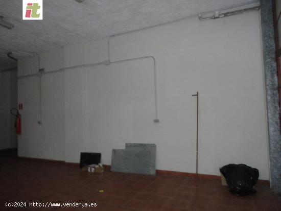 Local comercial  en Lizarre con licencia para hacer una vivienda. - VIZCAYA