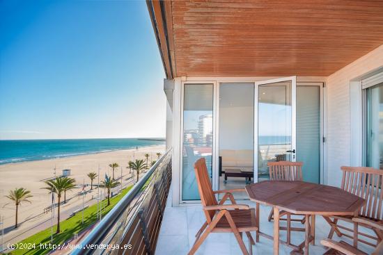 Increible apartamento en primera linea de la Playa de Gandia. - VALENCIA