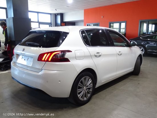 Peugeot 308 5p Allure PureTech 130 S&S - Madrid