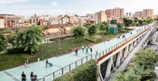 INVERSIONISTAS!! Solar en la zona de SANTS para 5 APT y Local - BARCELONA