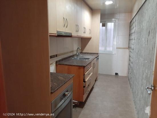 Se Vende en Hospitalet de Llobregat - BARCELONA