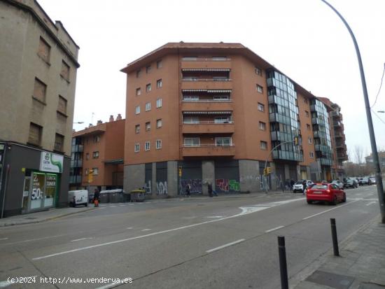 LOCAL COMERCIAL EN ALQUILER DE 600M2  DIVIDIBLE EN ZONA CTRA DE VIC DE MANRESA - BARCELONA