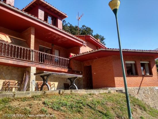 CASA DE CAMPO EN QUIRÓS CON VISTAS A EMBALSE VALDEMURIO - ASTURIAS