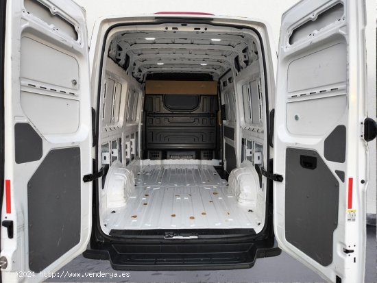 Volkswagen Crafter 35 FG BATALLA MEDIA L3 H2 2.0 TDI 140 CV - Ponteareas