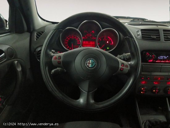 Alfa Romeo 147 1.9 JTD Distinctive - Barcelona