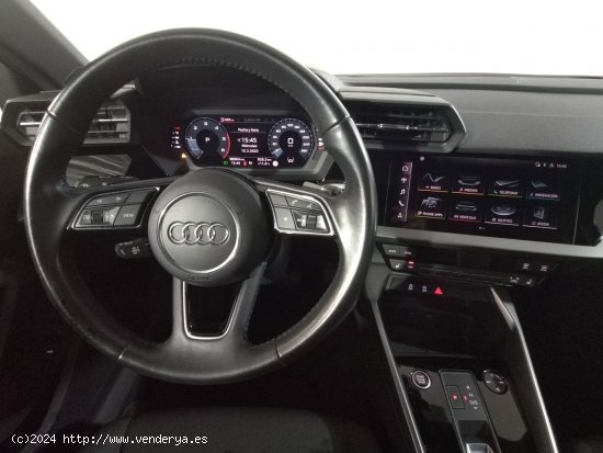 Audi A3 Sportback 35 TDI S line - 