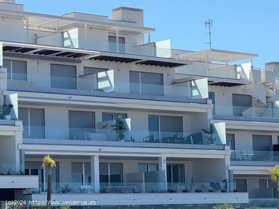 Vivienda de 2 dormitorios  en Cancelada (Estepona), con amplia terraza y piscina. - MALAGA