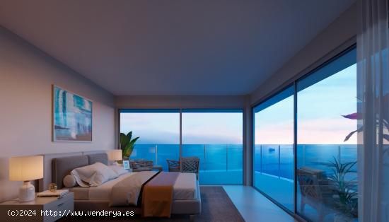 casa de tres  dormitorios con jardín 10.93 m2 y espectaculares vistas al mar - MALAGA