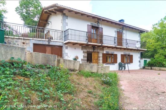  Venta de casa con terreno en Basaburua. Jardín, terraza. 4 dormitorios. - NAVARRA 