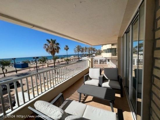  PISO DE TRES DORMITORIOS EN PRIMERA LÍNEA DE PLAYA EN LOS BOLICHES - MALAGA 