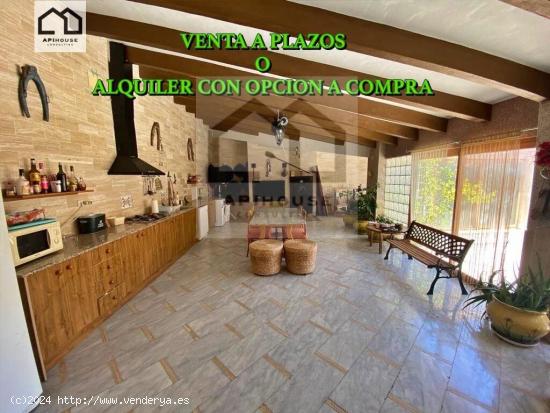 APIHOUSE ALQUILA CON OPCION A COMPRA CHALET + TERRENO CULTIVO + 2 NAVES EN MONOVAR. PRECIO 699.000