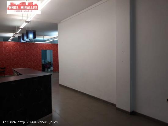 SE ALQUILA LOCAL COMERCIAL DE 2 PLANTAS EN ZONA DIAGONAL - ALICANTE