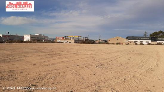 INTERESANTE TERRENO URBANO DE 6100M2 EDIFICABLES Y CERCA DE TODOS LOS CENTROS COMERCIALES DE ELCHE.X