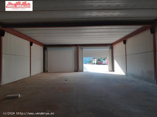 NAVE DIAFANA CON TERRAZA EN ZONA COMERCIAL SAN FULGENCIO - ALICANTE