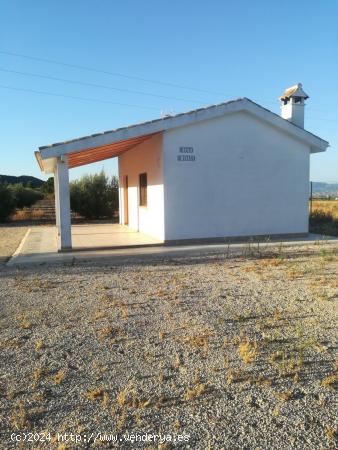 RÚSTICO CON ESTUDIO MONTADO MUY BONITO Y NATURALEZA - MURCIA