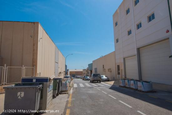 Nave industrial con cámaras de frío - MALAGA