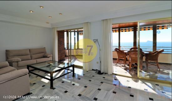 SE VENDE APARTAMENTO CON 4 DORMITORIOS EN PRIMERA LINEA DE PLAYA LEVANTE, BENIDORM! - ALICANTE