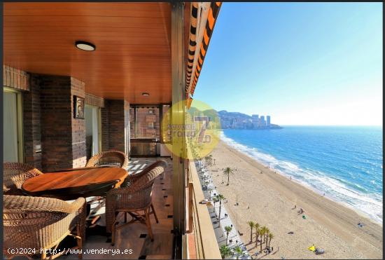 SE VENDE APARTAMENTO CON 4 DORMITORIOS EN PRIMERA LINEA DE PLAYA LEVANTE, BENIDORM! - ALICANTE