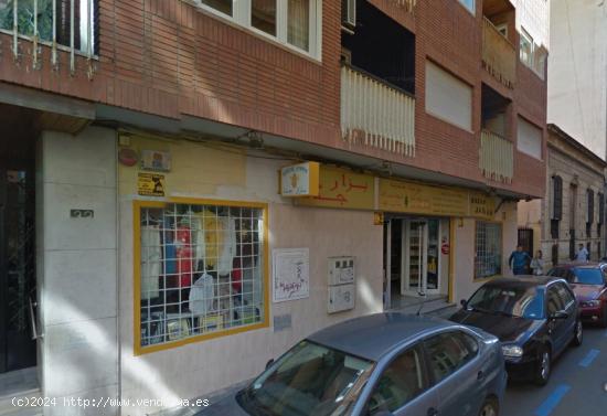 LOCAL COMERCIAL DE 406 M2 EN C/GERONA. ADAPTADO COMO COMERCIO. EN FUNCIONAMIENTO. - ALMERIA