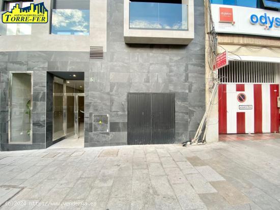 LOCAL COMERCIAL EN PLENO CENTRO DE ALMERIA - ALMERIA