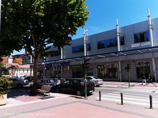 Local comercial en venta en calle Libertad en Móstoles, zona Las Lomas. - MADRID