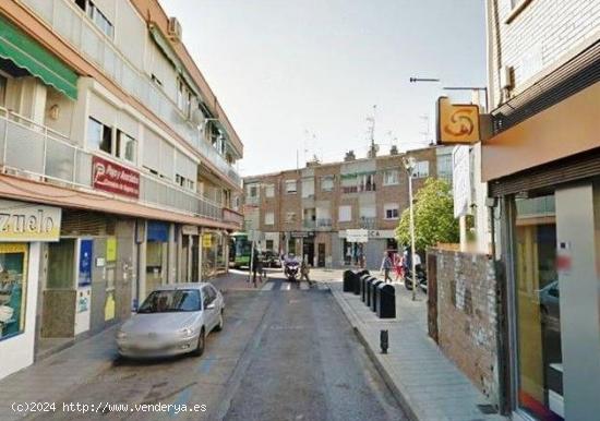 Local comercial en venta o en alquiler en Calle Las Flores, zona centro de Pozuelo de Alarcón. - MA