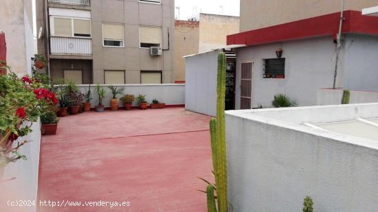 CASA CON LOCAL - ALICANTE